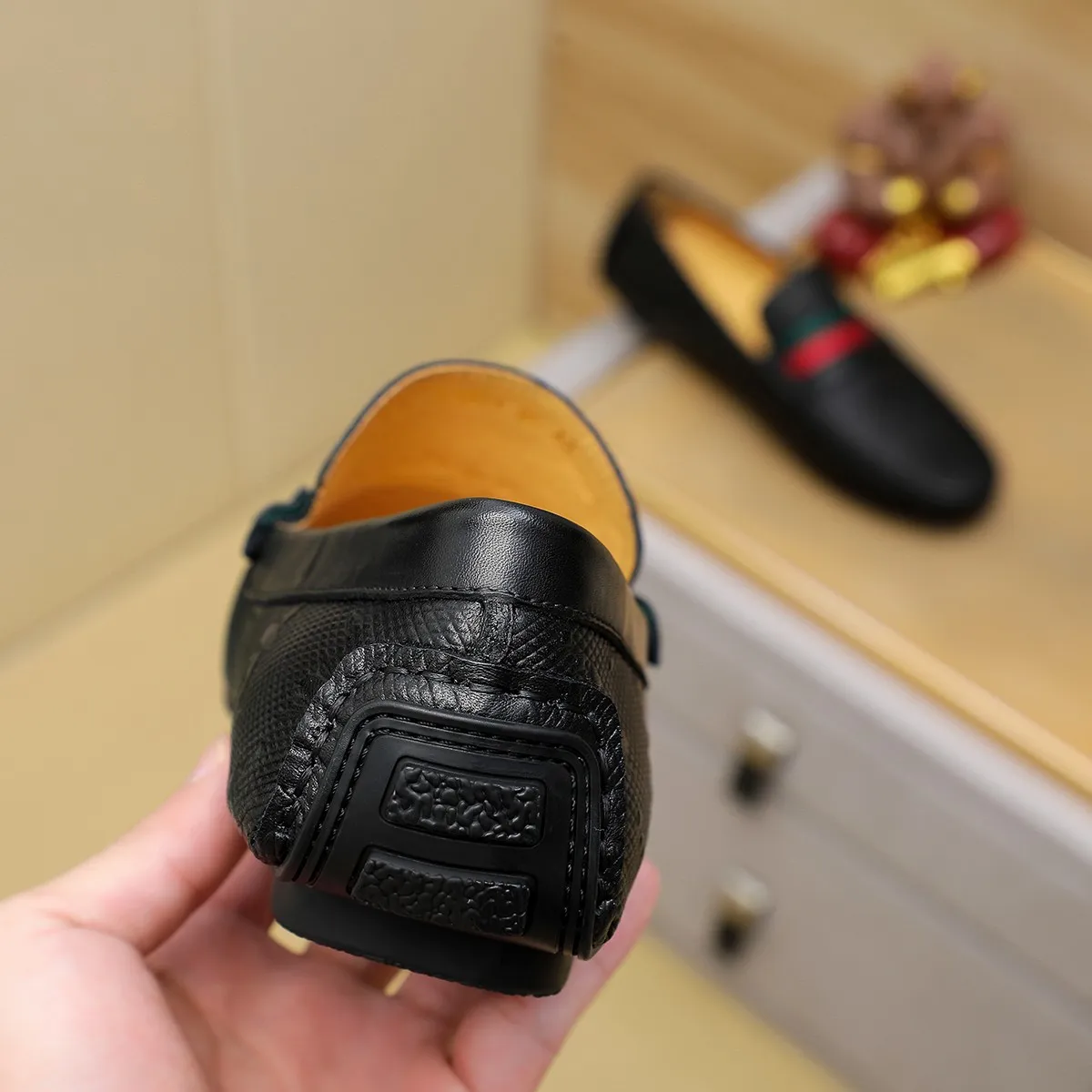 Men's shoes💰380💰🕷🕷️【 GUCCI 】Gucci's best-selling trendy men's casual slip-on shoes 🇨🇳Official website original 1:1 mold 💯Original quality, fine workmanship ☘Fashionable and versatile, perfect shape, comfortable on the feet 🍓Trendy men's recommended model, imported cowhide on the top layer 🎋High-quality pigskin lining, rubber wear-resistant and non-slip outsole, high-end atmosphere, worth owning 🍉Optional 38-44